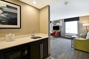 Hampton Inn & Suites Detroit/Warren
