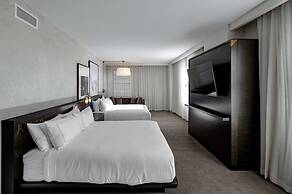 Hotel Fort Des Moines, Curio Collection by Hilton