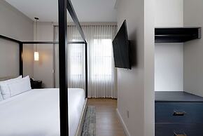 Hotel Fort Des Moines, Curio Collection by Hilton