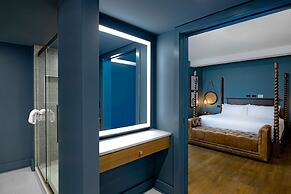 Hotel Fort Des Moines, Curio Collection by Hilton