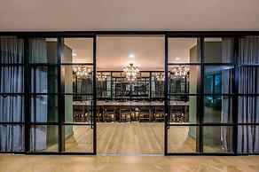 Hotel Fort Des Moines, Curio Collection by Hilton