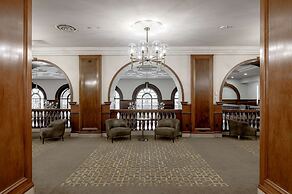Hotel Fort Des Moines, Curio Collection by Hilton