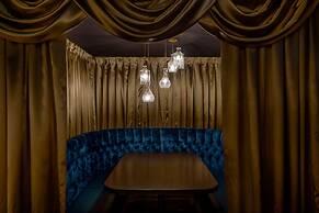 Hotel Fort Des Moines, Curio Collection by Hilton