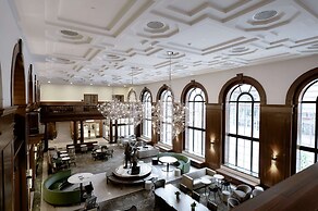 Hotel Fort Des Moines, Curio Collection by Hilton