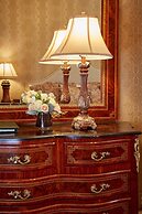 Queen Anne Hotel