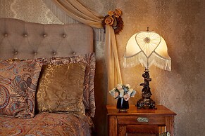 Queen Anne Hotel