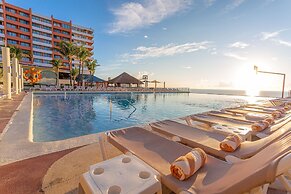 Crown Paradise Club Cancun All Inclusive