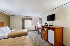 Quality Inn & Suites Kansas City - Independence I-70 East