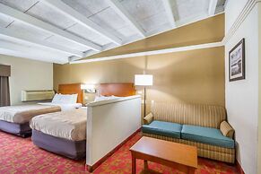 Quality Inn & Suites Kansas City - Independence I-70 East