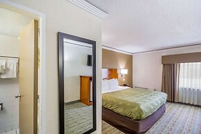 Quality Inn & Suites Kansas City - Independence I-70 East