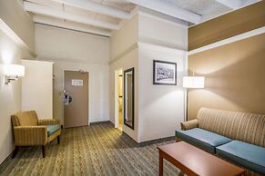 Quality Inn & Suites Kansas City - Independence I-70 East