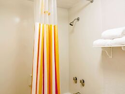 La Quinta Inn by Wyndham New Orleans Veterans / Metairie