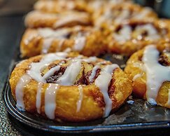 Holiday Inn Express Charleston-Civic Center by IHG