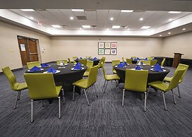 Holiday Inn Express Charleston-Civic Center by IHG