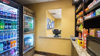 Holiday Inn Express Charleston-Civic Center by IHG