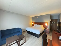 Super 8 by Wyndham Dallas Love Field Airport