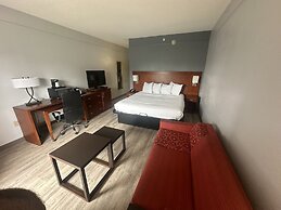 Super 8 by Wyndham Dallas Love Field Airport