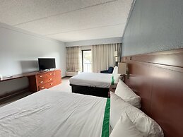 Super 8 by Wyndham Dallas Love Field Airport