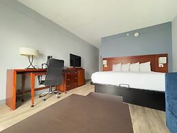 Super 8 by Wyndham Dallas Love Field Airport