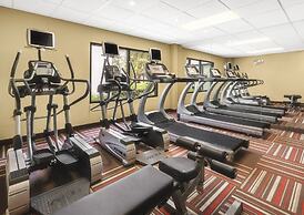 Super 8 by Wyndham Dallas Love Field Airport
