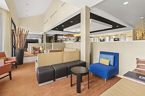 Super 8 by Wyndham Dallas Love Field Airport