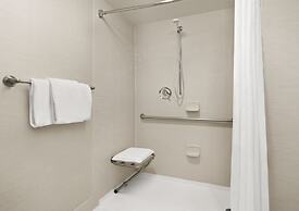 Super 8 by Wyndham Dallas Love Field Airport