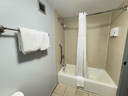 Super 8 by Wyndham Dallas Love Field Airport