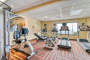 Super 8 by Wyndham Dallas Love Field Airport