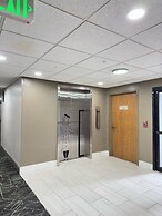 Super 8 by Wyndham Dallas Love Field Airport