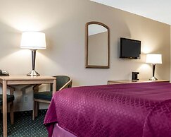 Travelodge by Wyndham Fargo West Acres