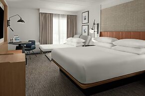 Sheraton Milwaukee Brookfield Hotel