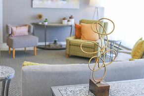 Holiday Inn Bloomington Airport South Mall Area by IHG