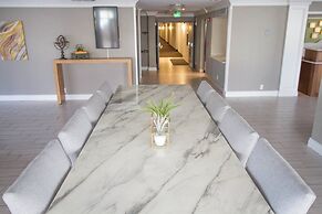 Holiday Inn Bloomington Airport South Mall Area by IHG