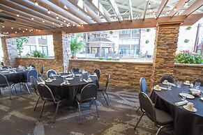 Holiday Inn Bloomington Airport South Mall Area by IHG