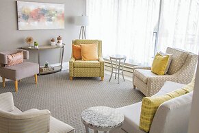 Holiday Inn Bloomington Airport South Mall Area by IHG