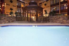 Holiday Inn Bloomington Airport South Mall Area by IHG