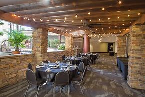 Holiday Inn Bloomington Airport South Mall Area by IHG