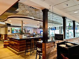 Holiday Inn Bloomington Airport South Mall Area by IHG