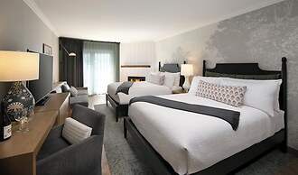 Fireside Inn on Moonstone Beach