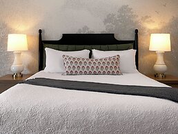 Fireside Inn on Moonstone Beach