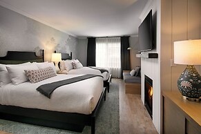 Fireside Inn on Moonstone Beach