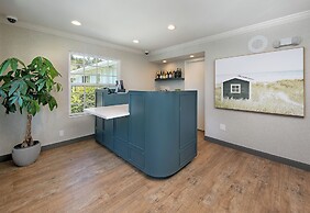 Fireside Inn on Moonstone Beach