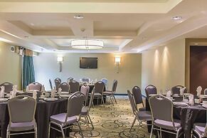 Quattro Hotel & Conference Centre, Ascend Hotel Collection