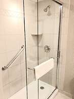 DoubleTree by Hilton Lisle Naperville