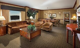 DoubleTree by Hilton Lisle Naperville