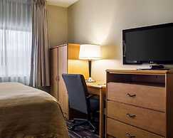 Quality Suites Near West Acres