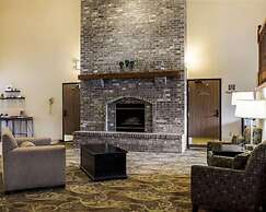 Quality Suites Near West Acres