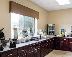 Quality Suites Near West Acres