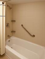 DoubleTree by Hilton Chicago - Arlington Heights