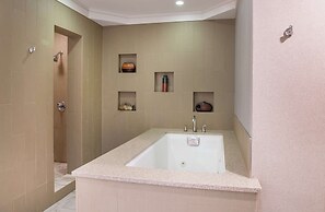 DoubleTree by Hilton Hotel Portland